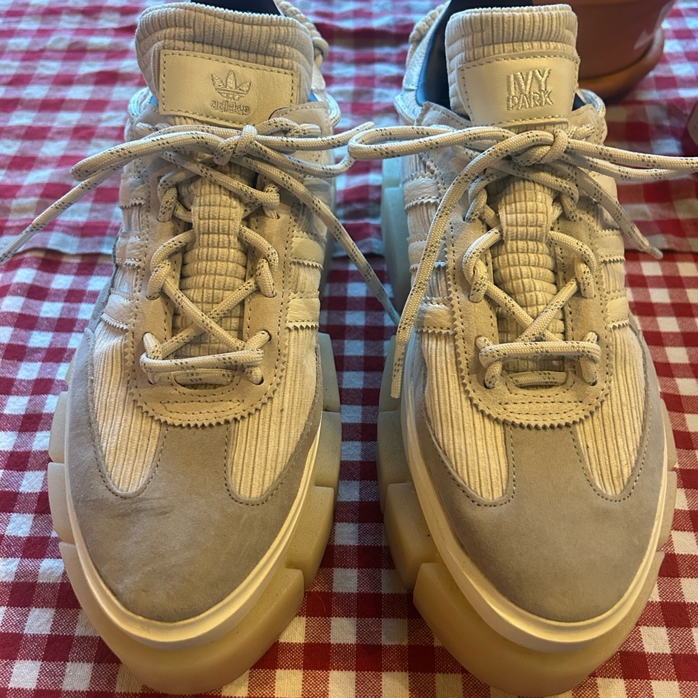 Adidas IVY PARK Platform Tennis Shoes. 
WINTER WHITE
Clean. Perfect condition.